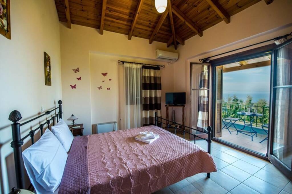 Kelly'S Villa In Stoupa Neokhorion  Εξωτερικό φωτογραφία