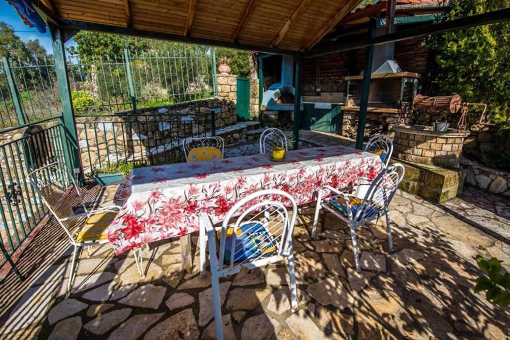 Kelly'S Villa In Stoupa Neokhorion  Εξωτερικό φωτογραφία